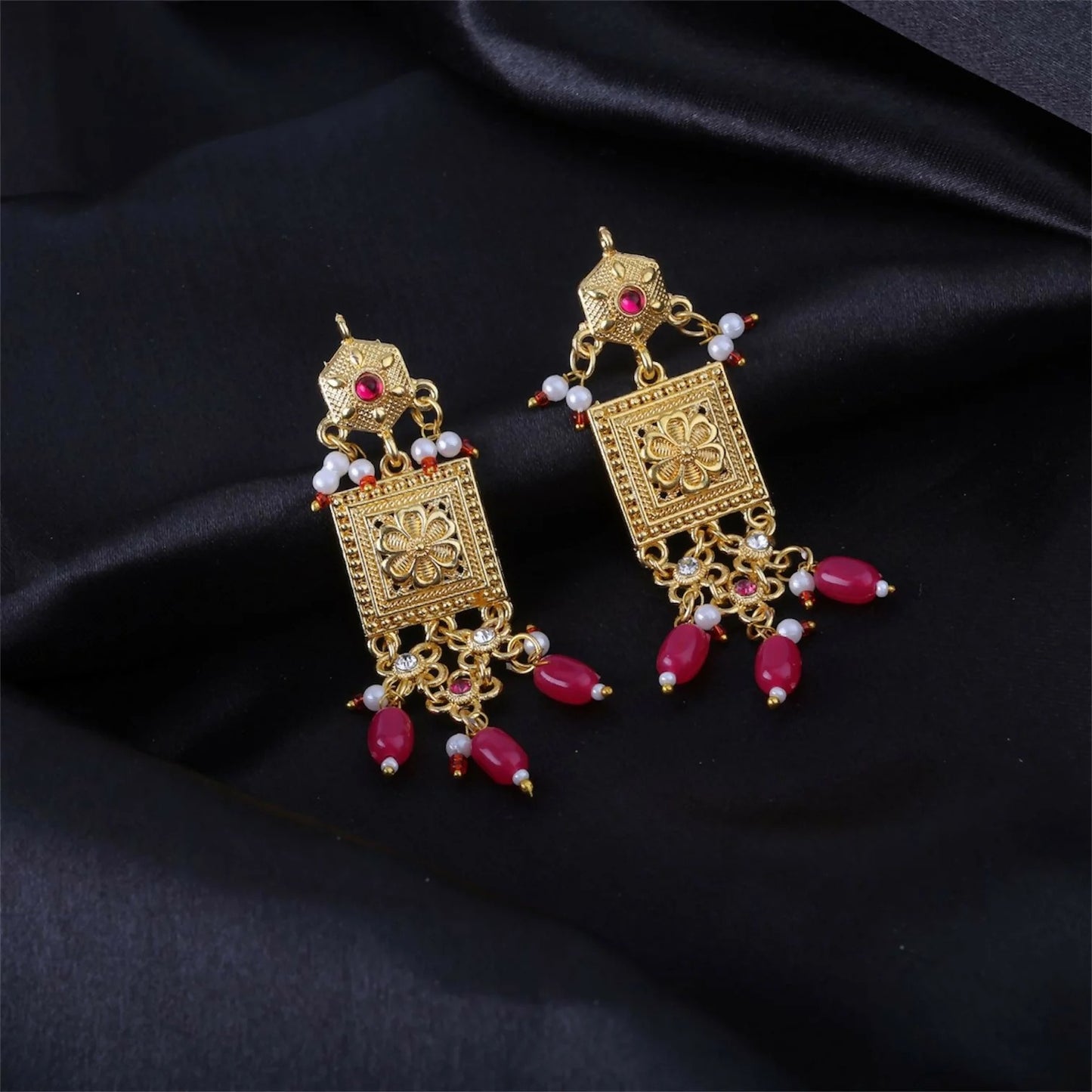 Handcrafted Rajasthani Rajwadi Aad with Ruby Latkan & Pearls with Earrings