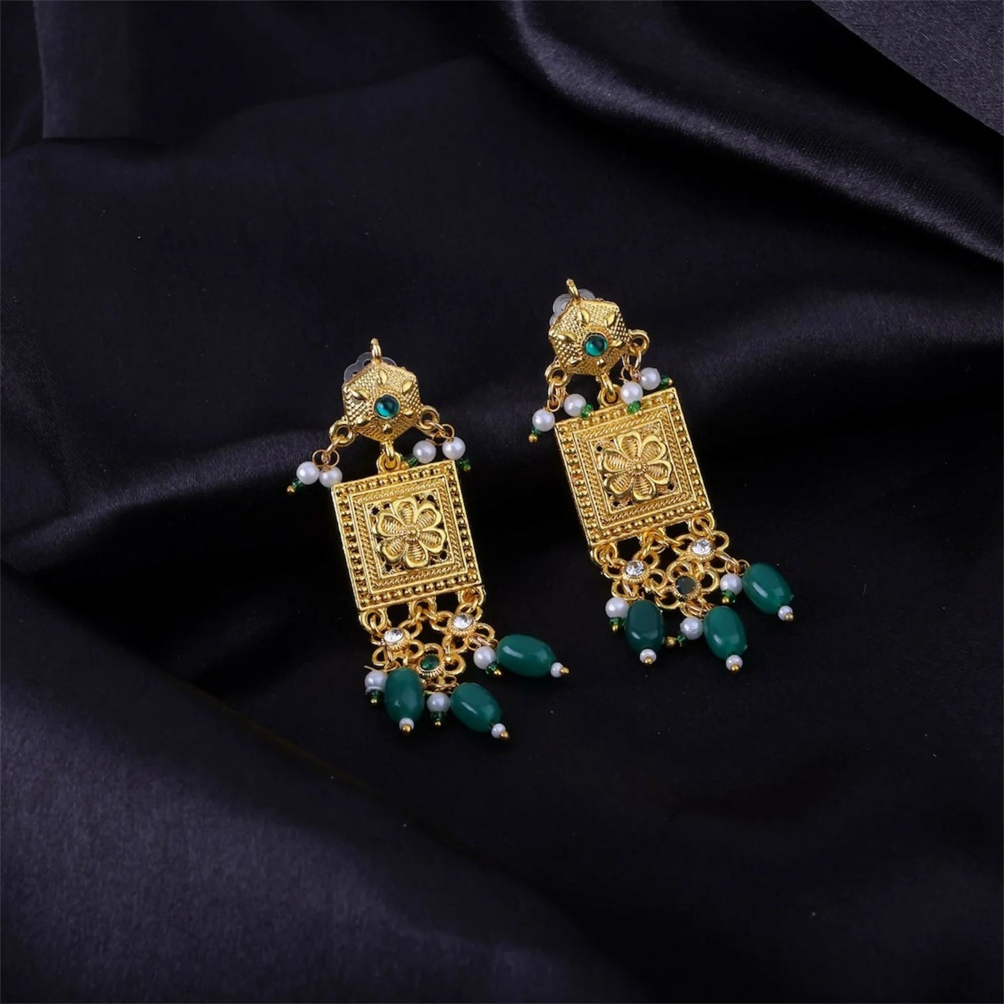 Rajputi Royal Green Aad – Traditional Rajasthani Jewellery set with Earrings