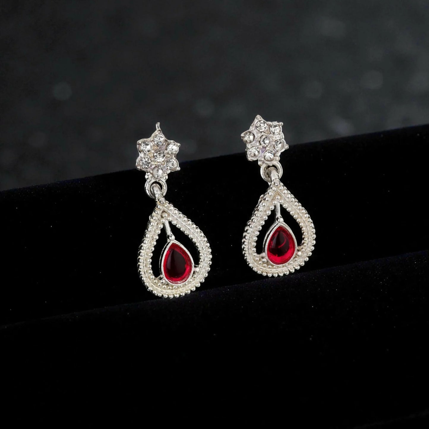 Rustic Oxidized Silver Emerald Scallop Choker Set | Lightweight, Stylish